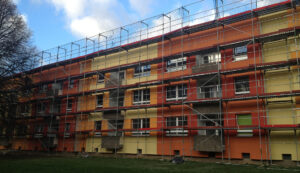 Fassadenanstrich Mehrfamilienhaus nach WDVS